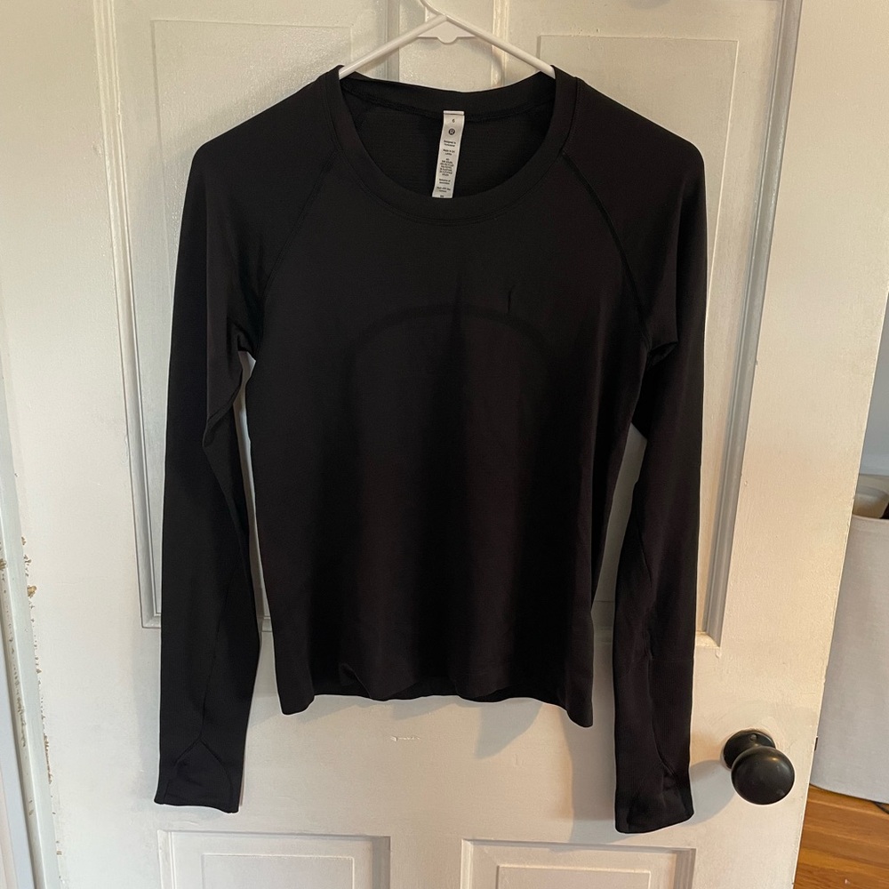 Lululemon Swiftly Tech Long Sleeve Crew in black